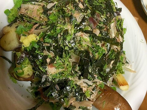 海苔のふりかけたっぷりの焼きナス